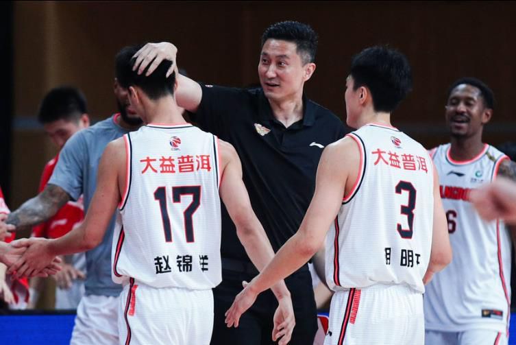 温碧霞惊变